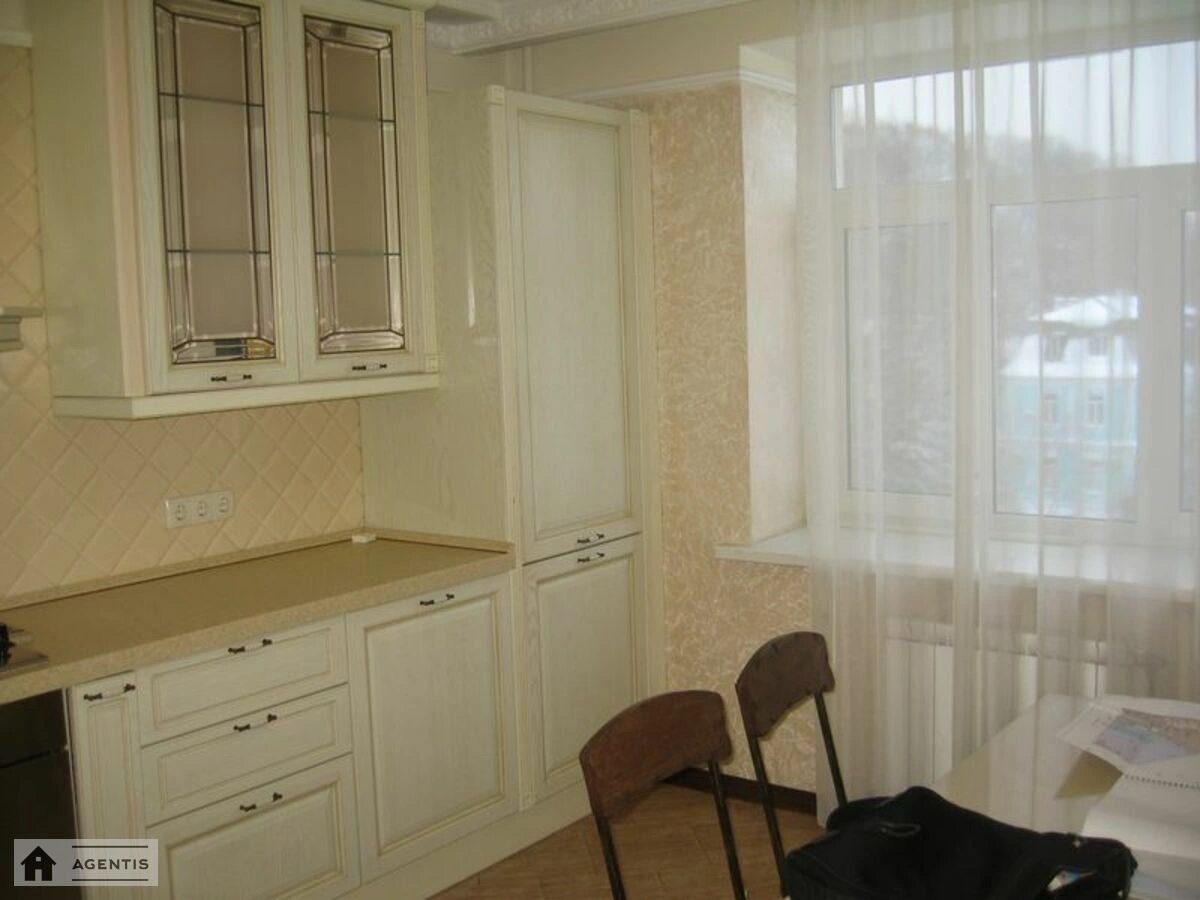 Apartment for rent 4 rooms, 170 m², 5th fl./9 floors. 7, Yaroslavskiy 7, Kyiv. 