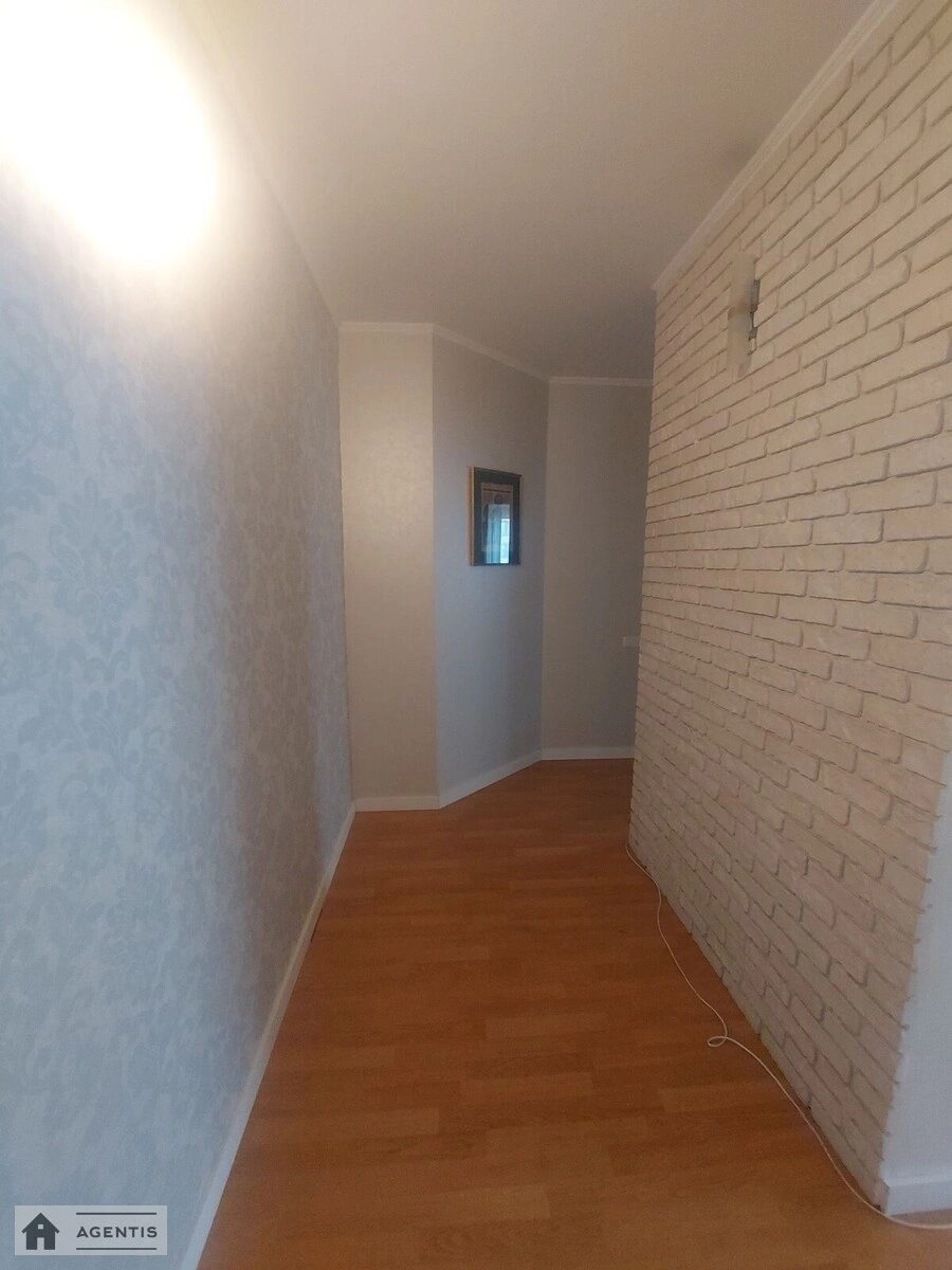 Apartment for rent 2 rooms, 92 m², 10th fl./24 floors. 20, Vyacheslava Chornovola vul., Kyiv. 