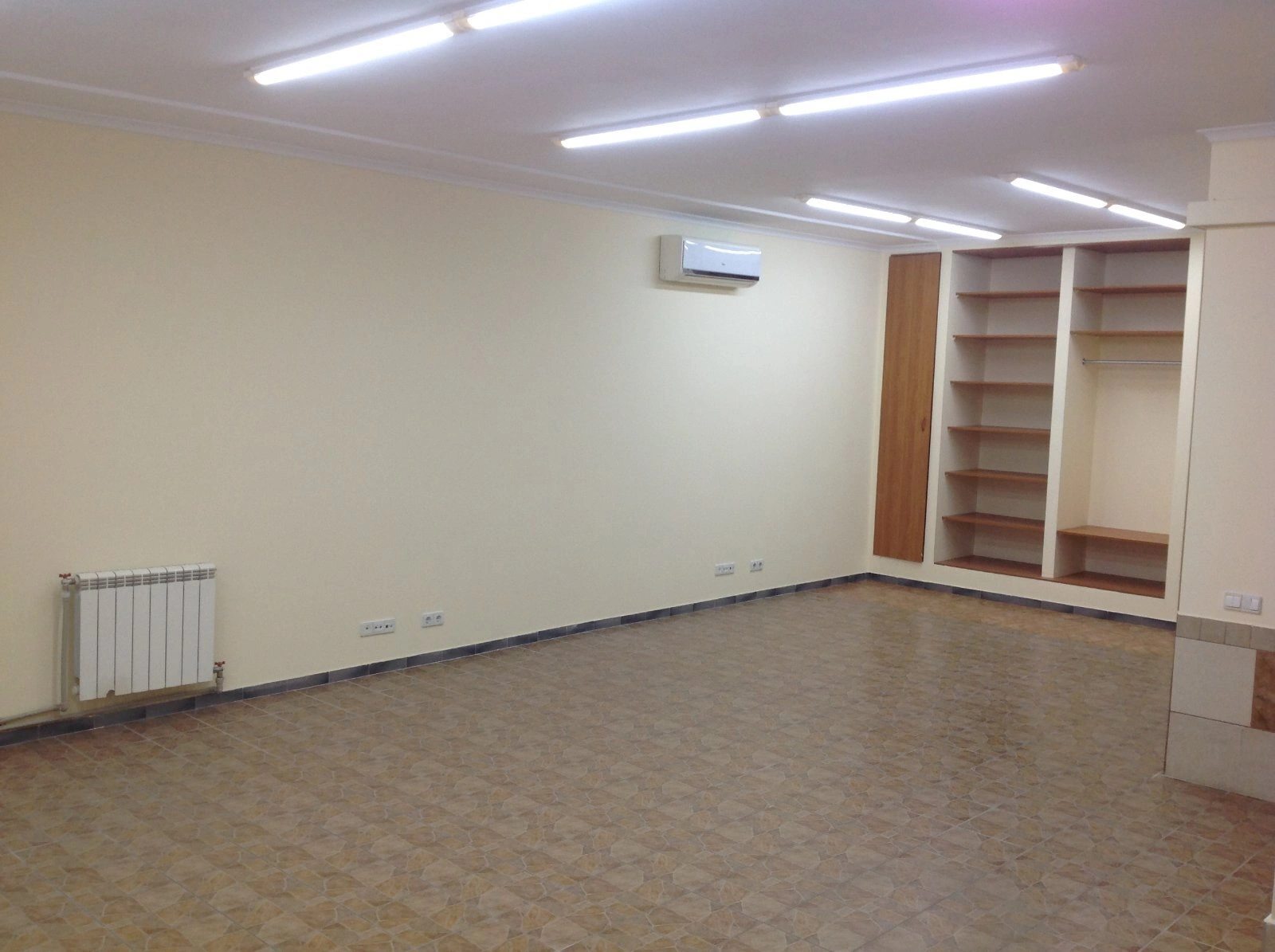 Office for sale 60 m², 1st fl./1 floor. Ozernaya , Sofiyivska Borshchahivka. 