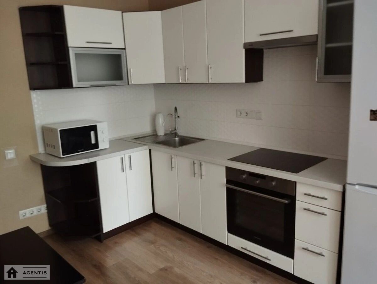 Здам квартиру 1 кімната, 43 m², 1 пов./12 поверхів. Регенераторна, Київ. 