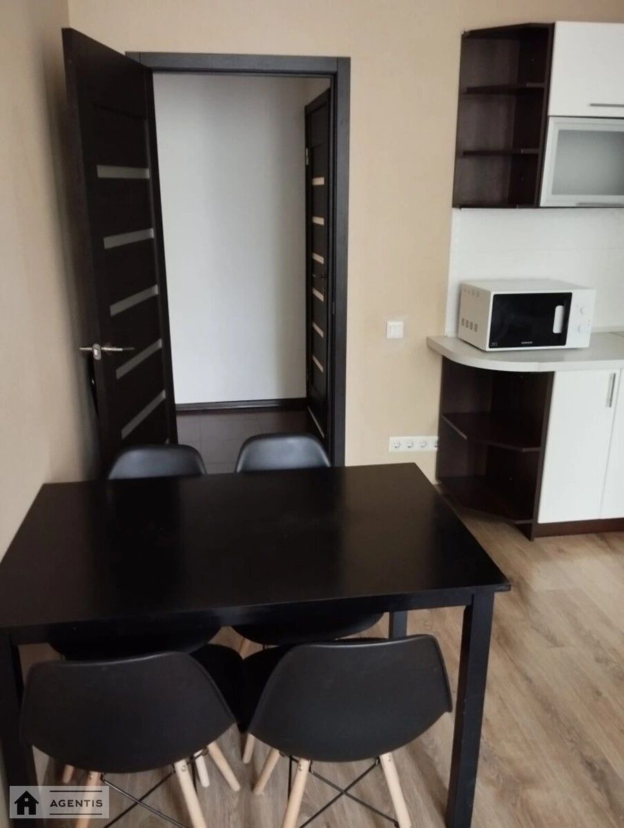 Здам квартиру 1 кімната, 43 m², 1 пов./12 поверхів. Регенераторна, Київ. 