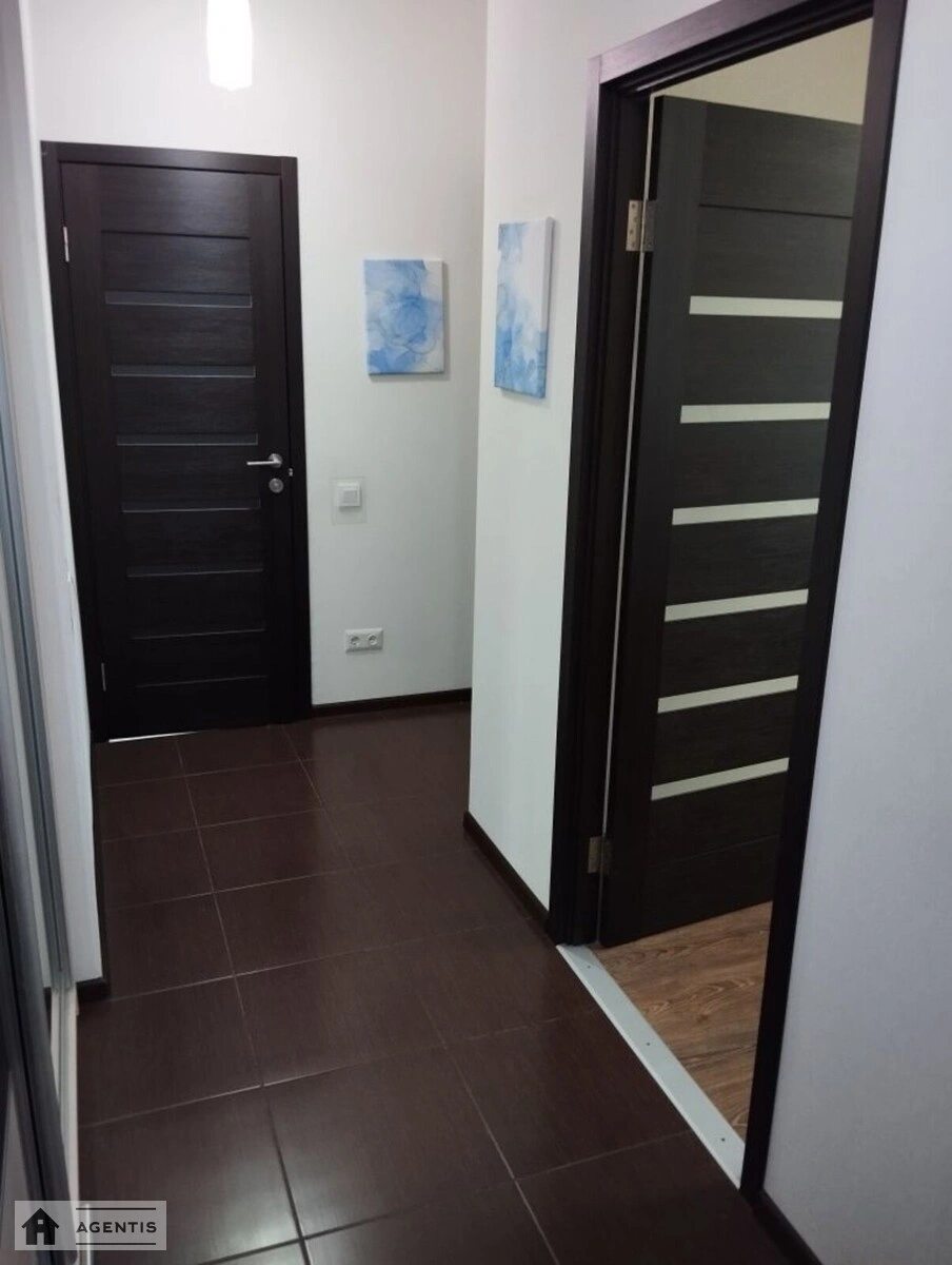 Здам квартиру 1 кімната, 43 m², 1 пов./12 поверхів. Регенераторна, Київ. 