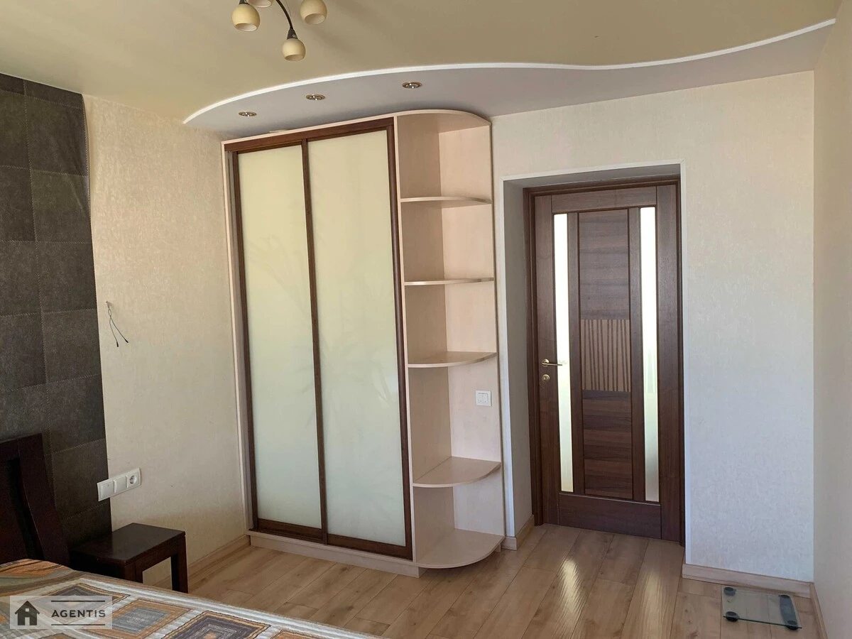 Здам квартиру 4 кімнати, 85 m², 16 пов./16 поверхів. Шевченківський район, Київ. 