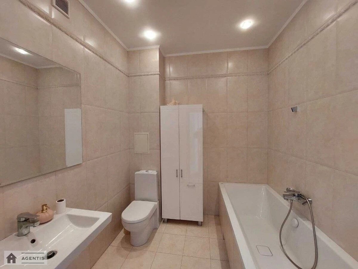 Здам квартиру 3 кімнати, 95 m², 5 пов./8 поверхів. Шевченківський район, Київ. 