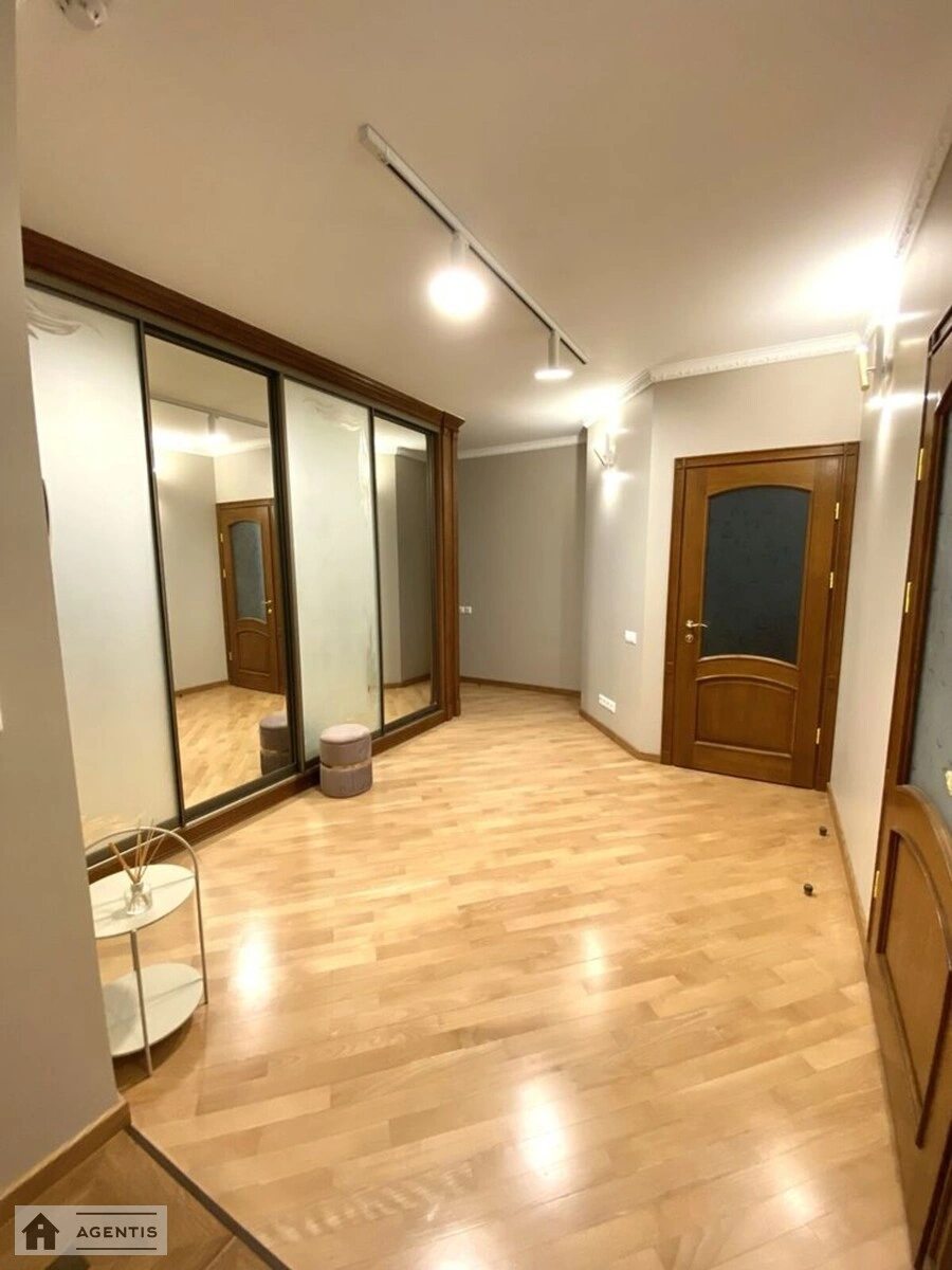 Здам квартиру 3 кімнати, 100 m², 9 пов./21 поверх. 75, Дмитрівська 75, Київ. 