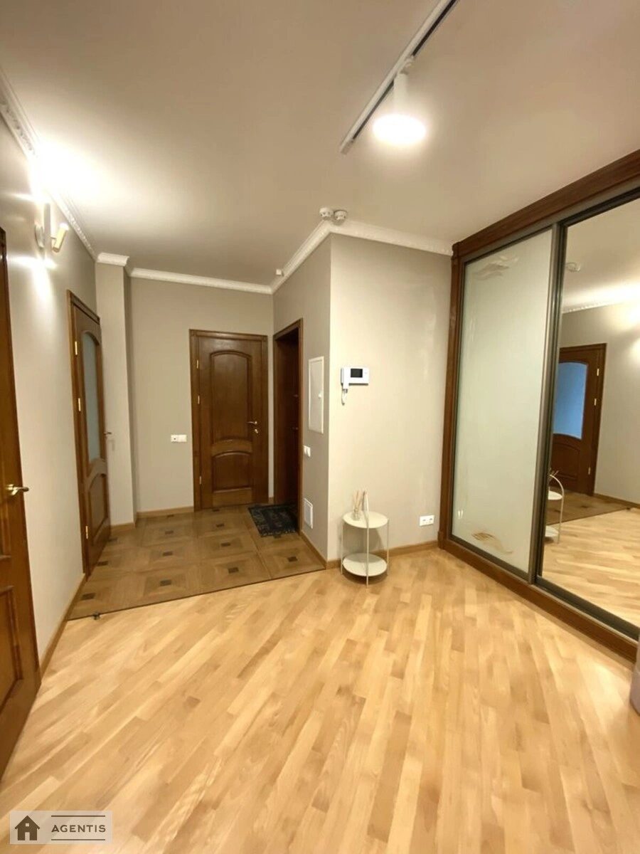 Здам квартиру 3 кімнати, 100 m², 9 пов./21 поверх. 75, Дмитрівська 75, Київ. 