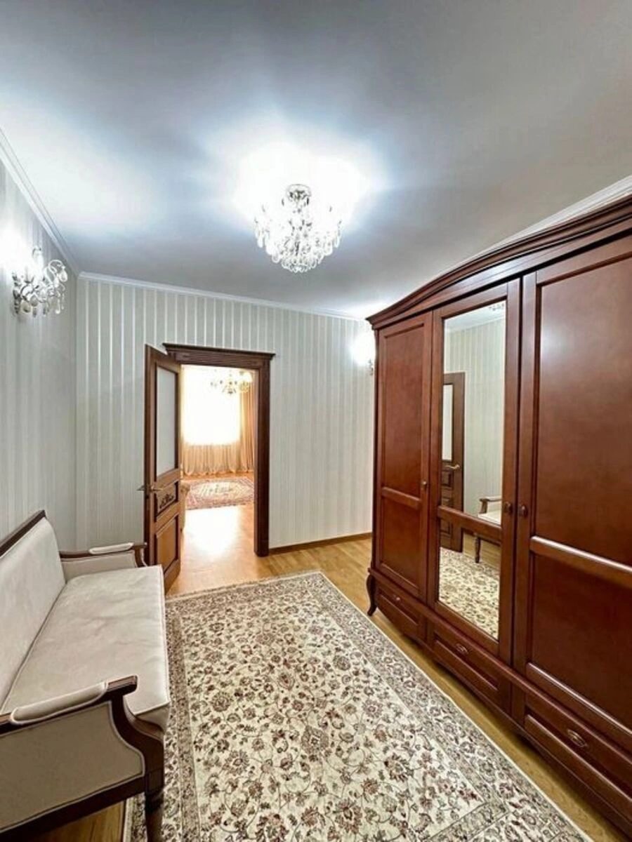 Сдам квартиру 2 комнаты, 73 m², 9 эт./25 этажей. Петра Калнишевського вул. (Михайла Майорова), Киев. 