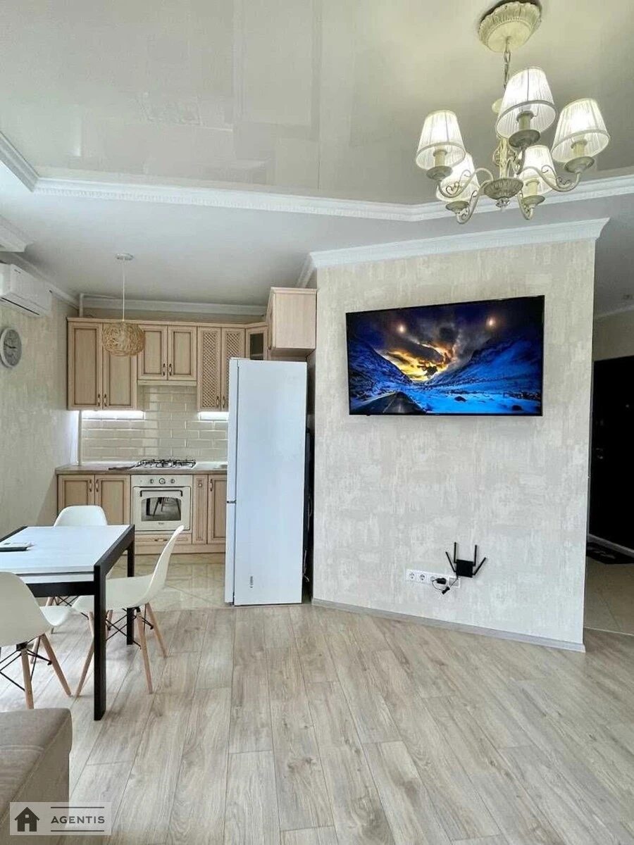 Apartment for rent 1 room, 33 m², 4th fl./5 floors. Holosiyivskyy rayon, Kyiv. 