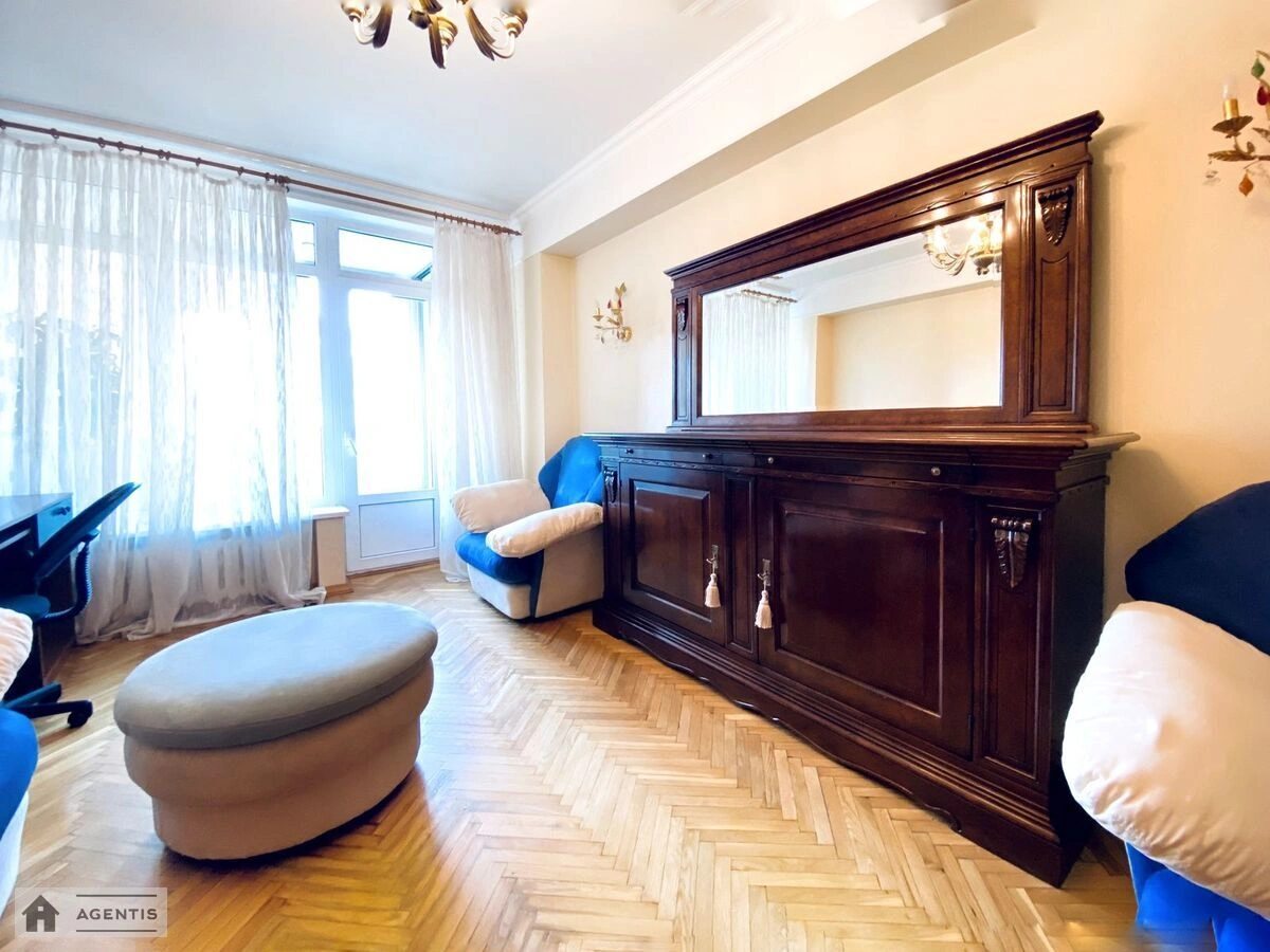 Сдам квартиру 2 комнаты, 60 m², 10 эт./16 этажей. 51, Большая Васильковская 51, Киев. 