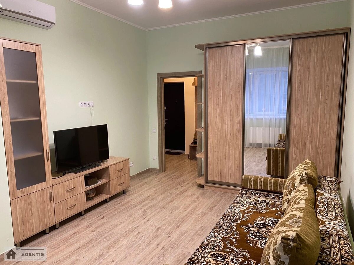 Сдам квартиру 1 комната, 40 m², 1 эт./26 этажей. Харьковское, Киев. 