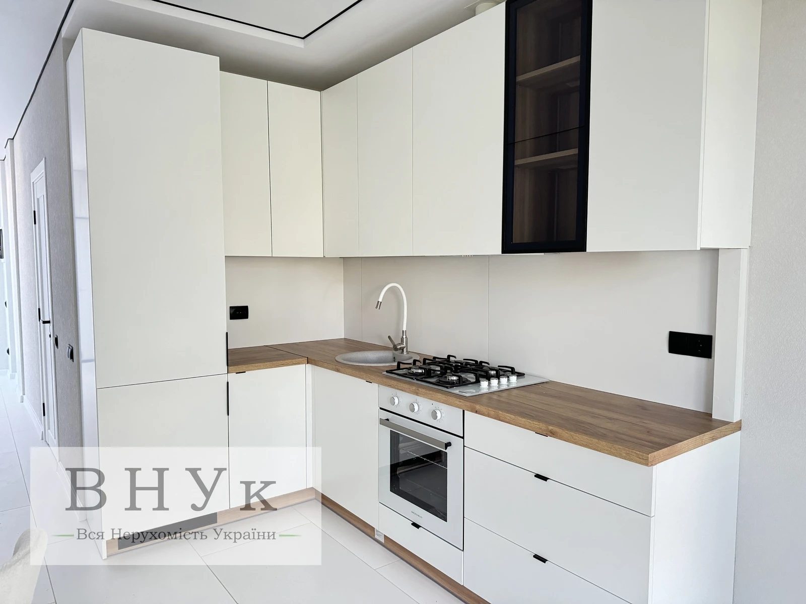 Продаж квартири 2 кімнати, 37 m², 1 пов./4 поверхи. Петриківська , Тернопіль. 