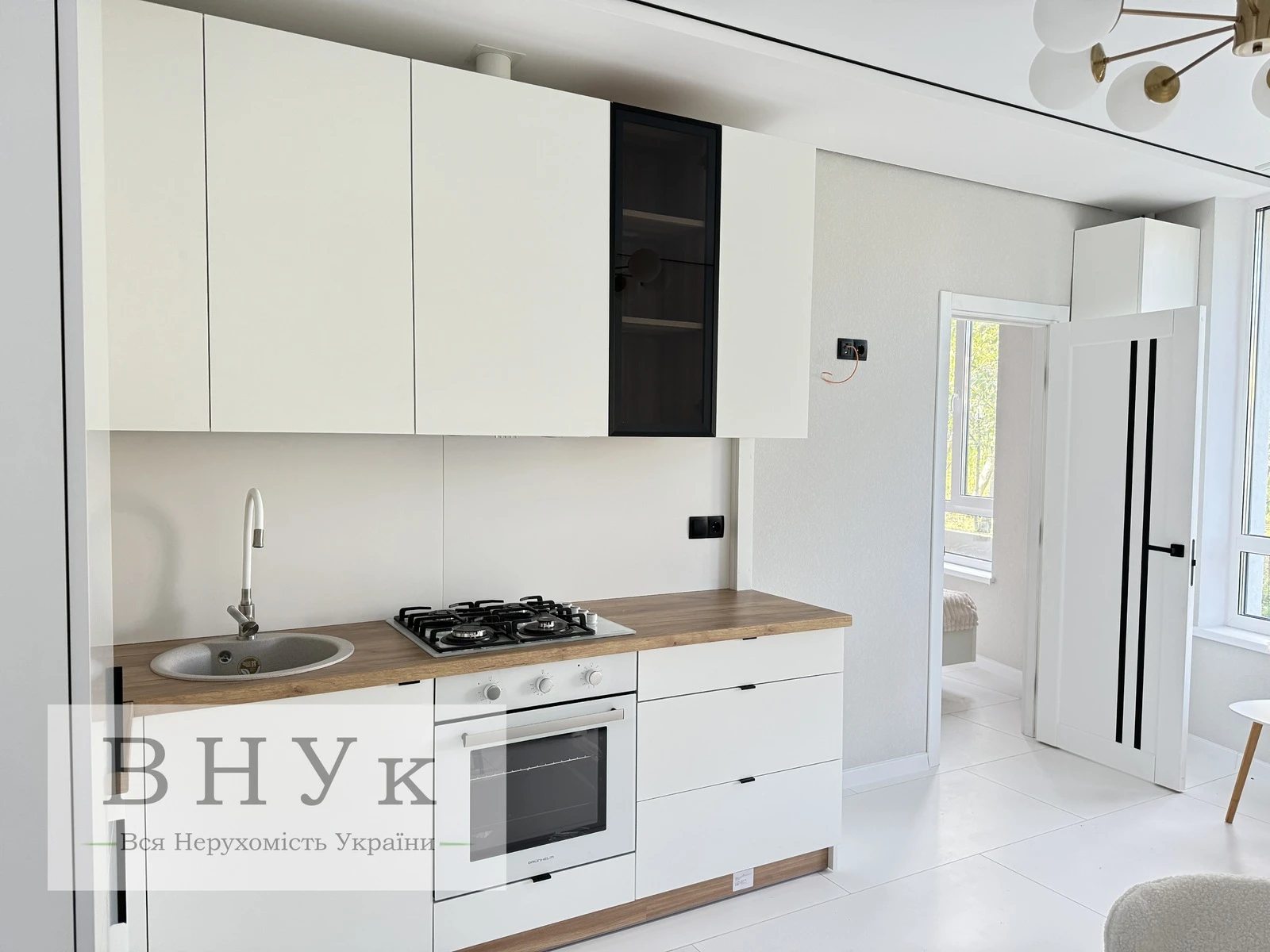 Продаж квартири 2 кімнати, 37 m², 1 пов./4 поверхи. Петриківська , Тернопіль. 