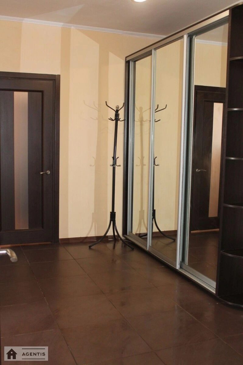 Apartment for rent 2 rooms, 69 m², 18th fl./24 floors. Oleny Pchilky vul., Kyiv. 