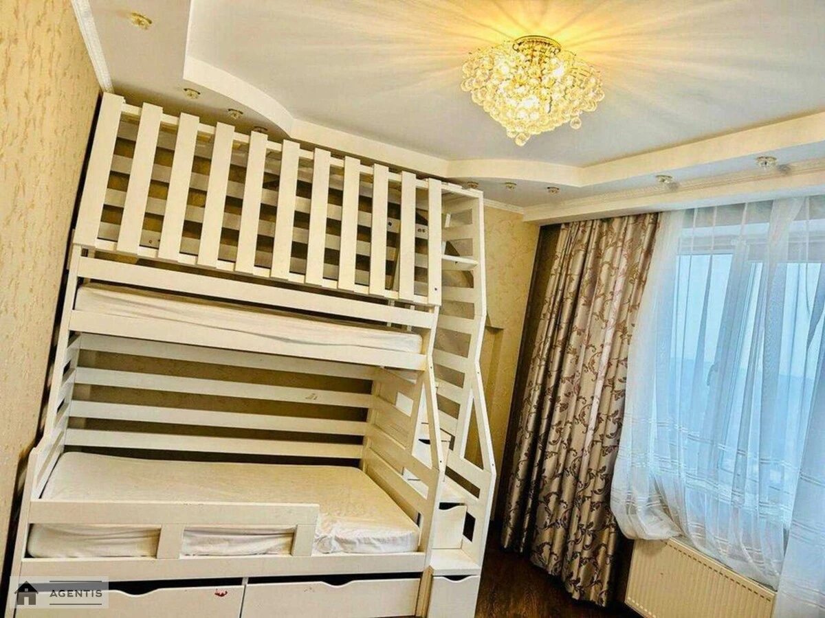 Сдам квартиру 3 комнаты, 96 m², 24 эт./24 этажа. 9, Моторный 9, Киев. 