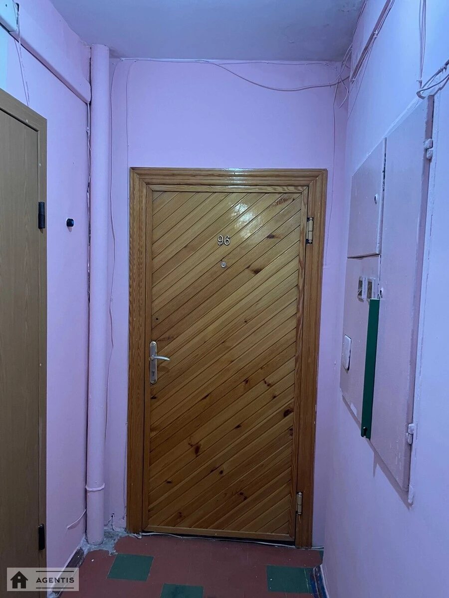 Здам квартиру 3 кімнати, 74 m², 12 пов./12 поверхів. Гната Юри вул., Київ. 