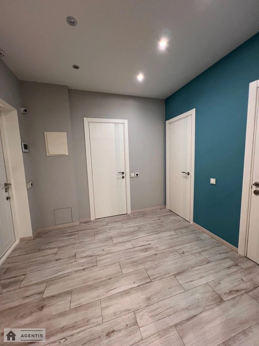 Сдам квартиру 2 комнаты, 51 m², 15 эт./25 этажей. 6, Казарменна вул. (Григорія Андрющенка), Киев. 