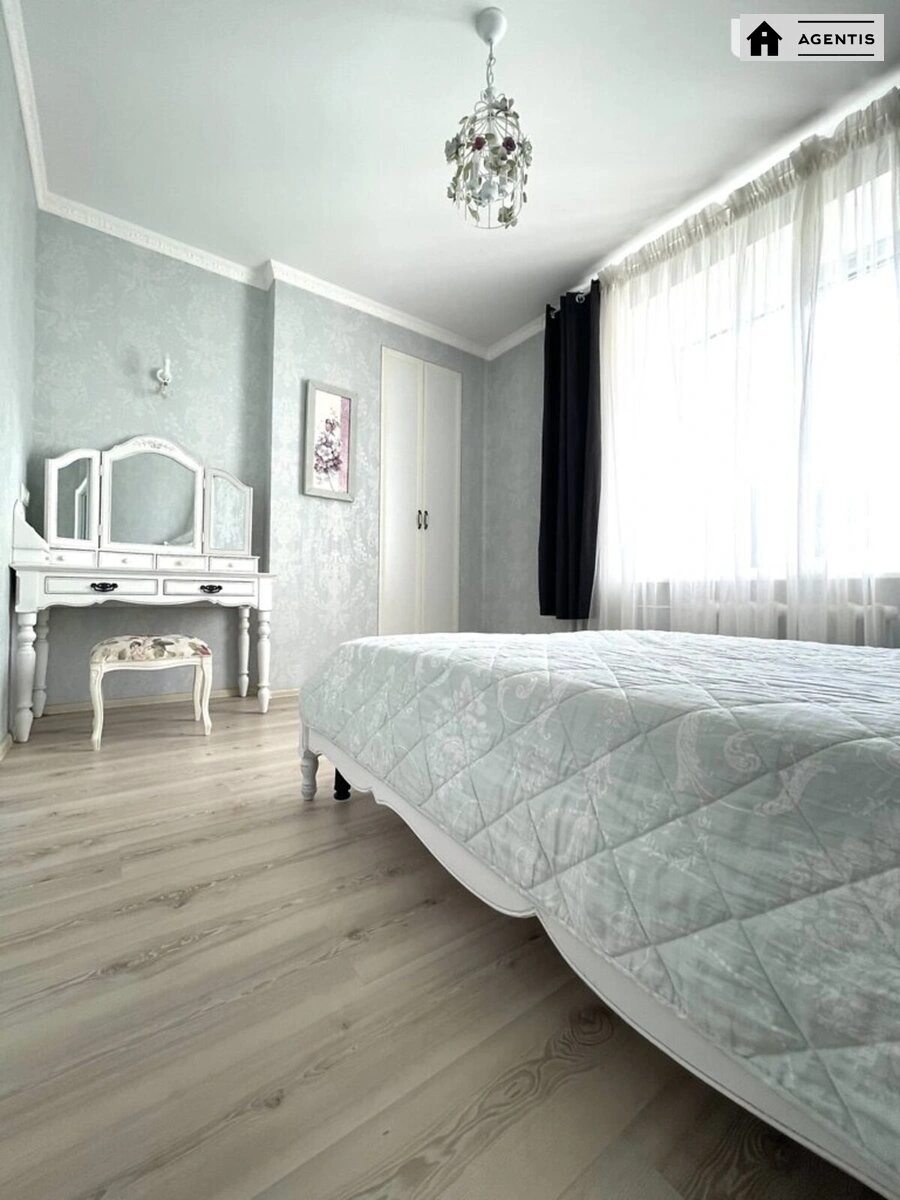 Apartment for rent 1 room, 52 m², 3rd fl./27 floors. 10, Volynska 10, Kyiv. 