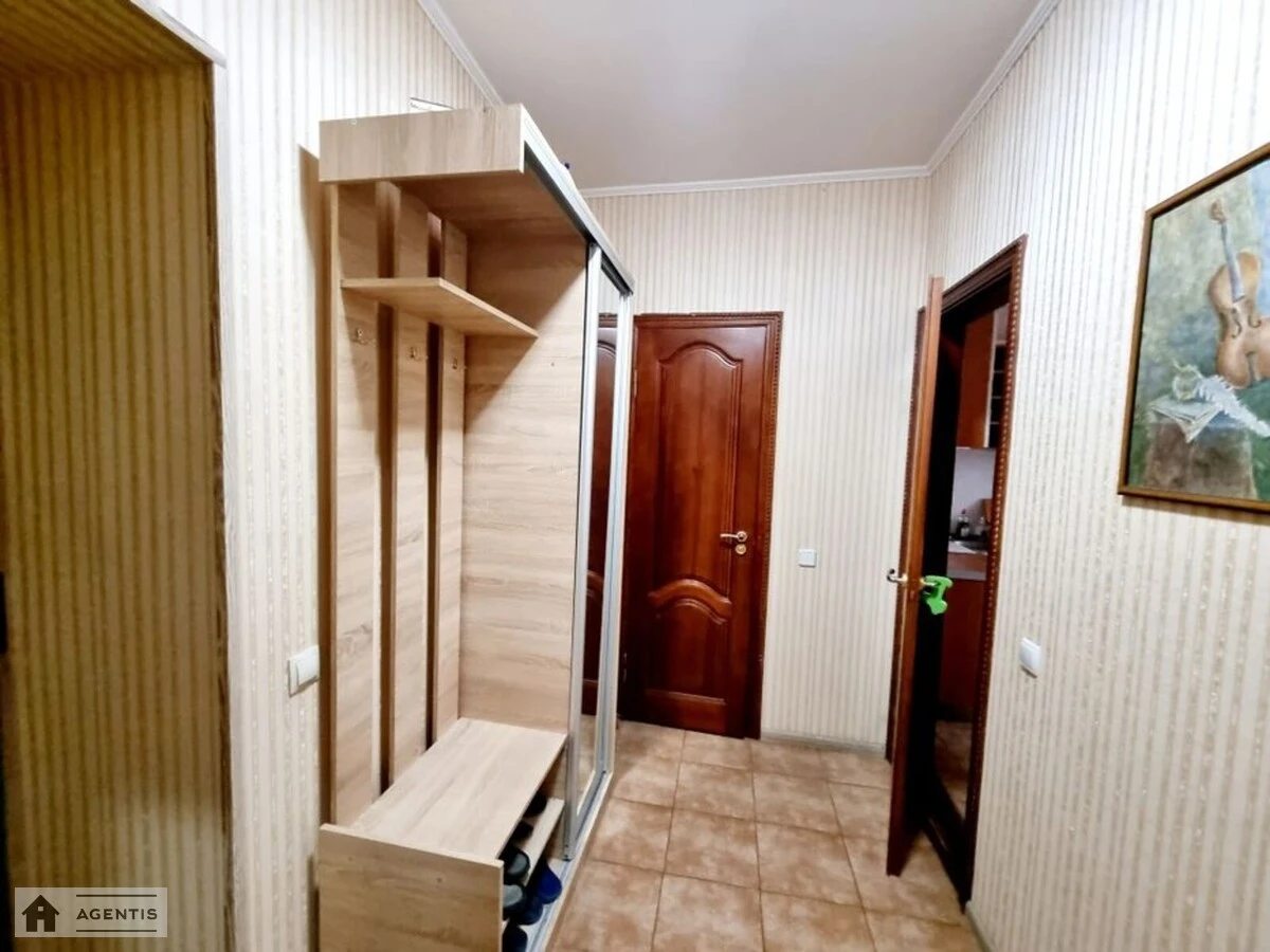 Здам квартиру 1 кімната, 45 m², 3 пов./18 поверхів. 58, Харківське 58, Київ. 