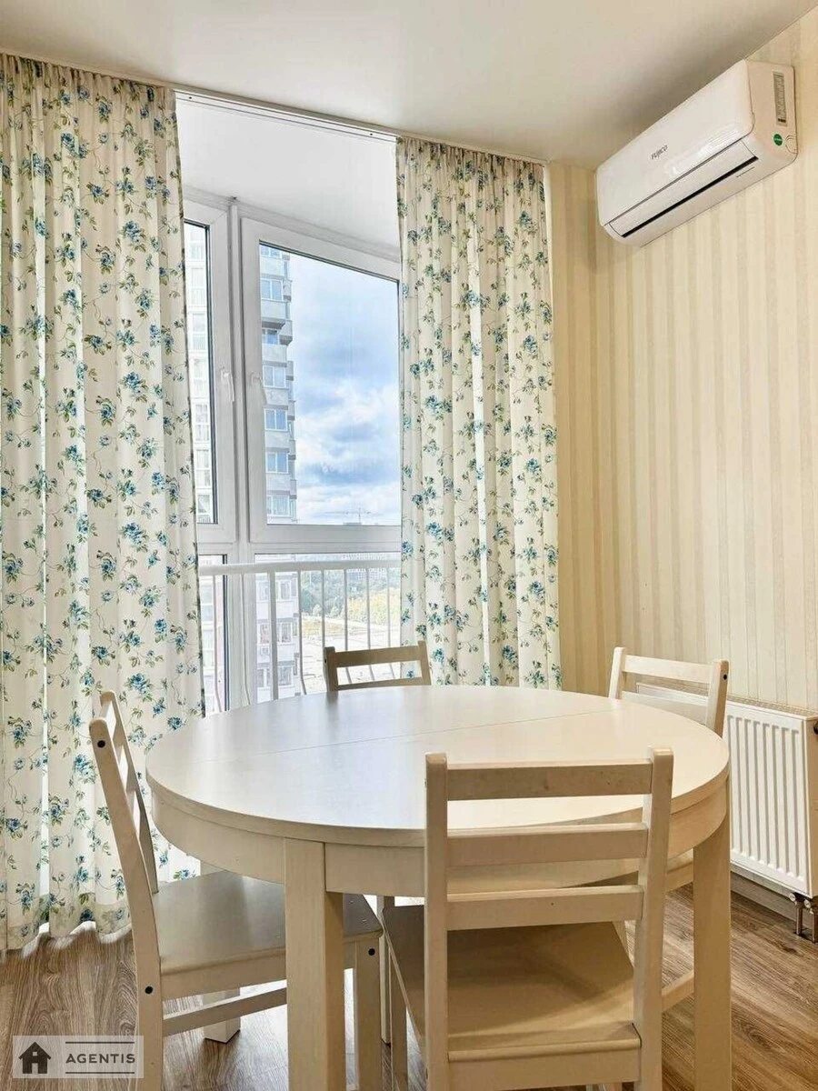 Apartment for rent 1 room, 50 m², 12th fl./25 floors. 2, Dragomanova 2, Kyiv. 