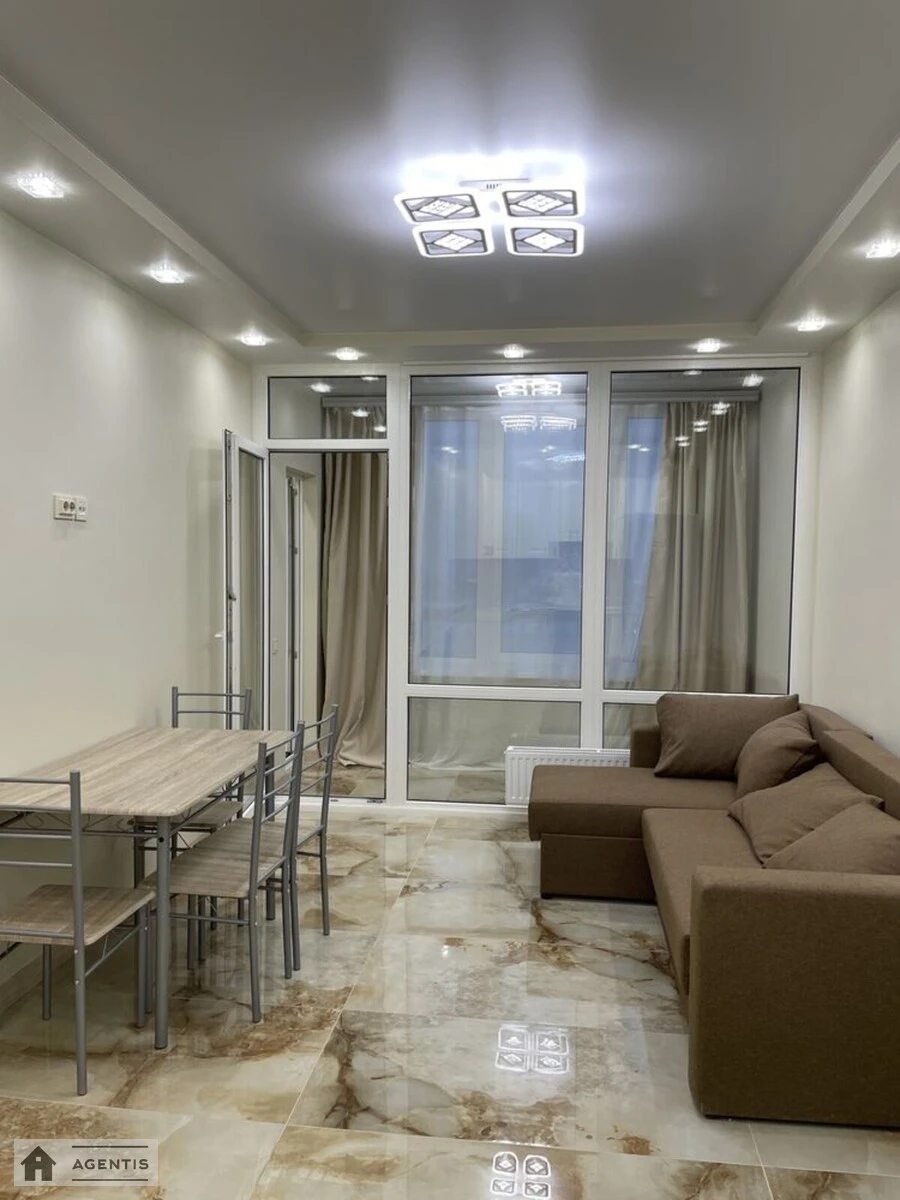 Apartment for rent 1 room, 45 m², 7th fl./25 floors. Dniprovs'ka embankment, Kyiv. 