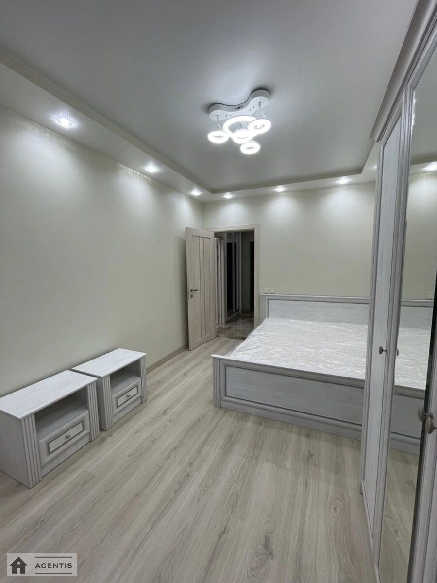 Apartment for rent 1 room, 45 m², 7th fl./25 floors. Dniprovs'ka embankment, Kyiv. 