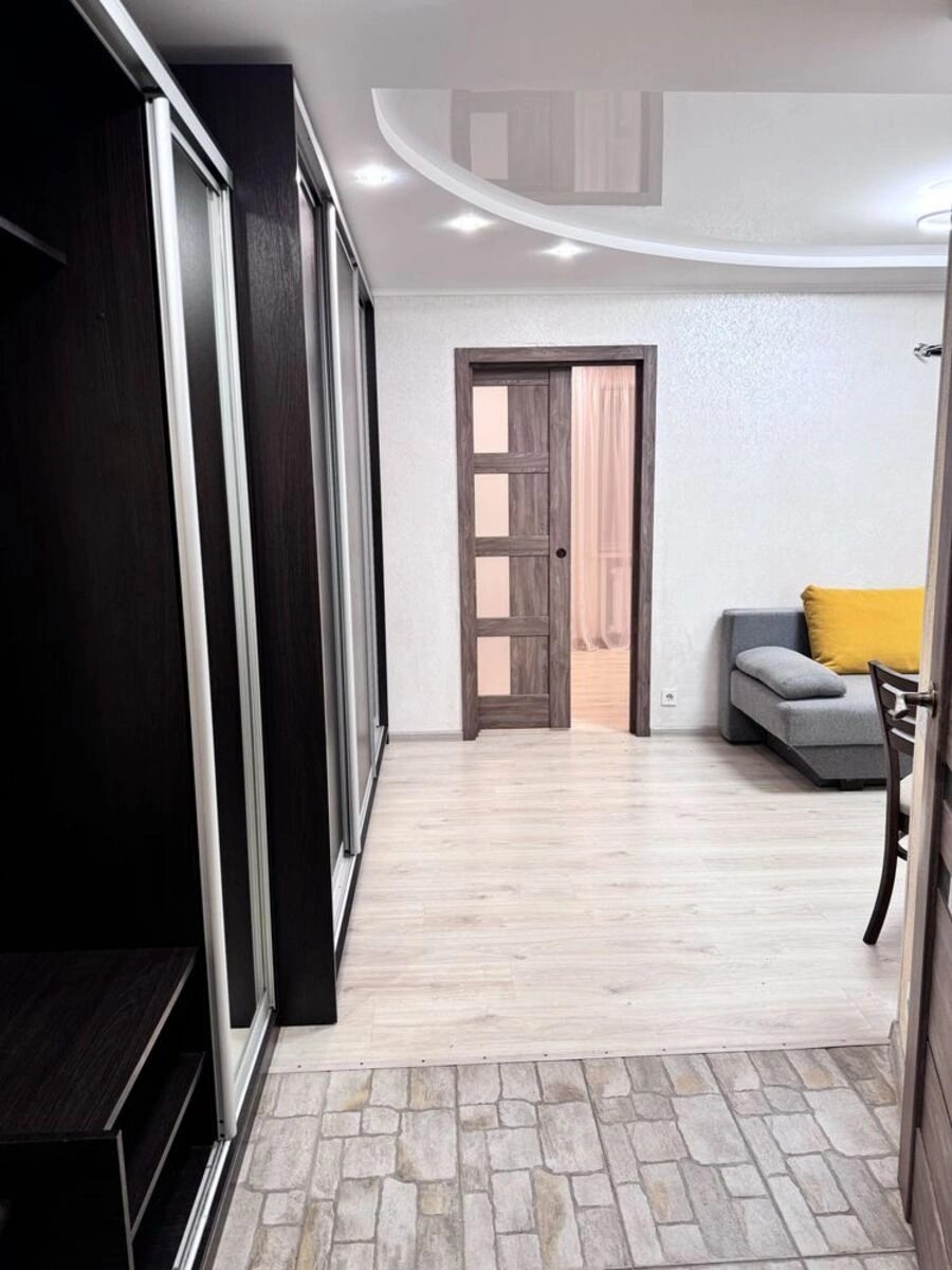 Apartment for rent 2 rooms, 50 m², 2nd fl./5 floors. 6, Orikhuvatska vul. Burmystrenka, Kyiv. 