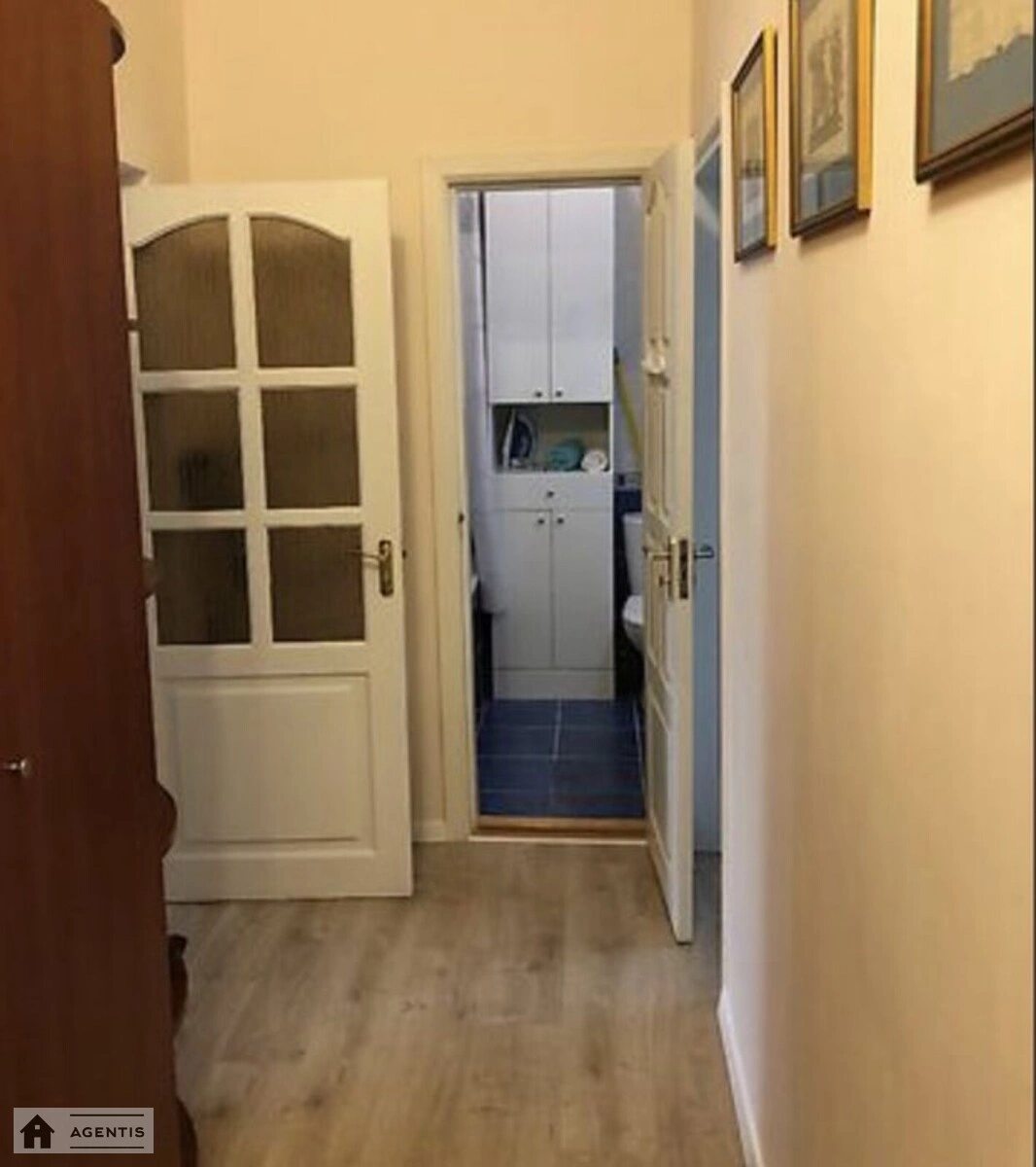 Apartment for rent 2 rooms, 55 m², 3rd fl./5 floors. 23, Baseyna 23, Kyiv. 