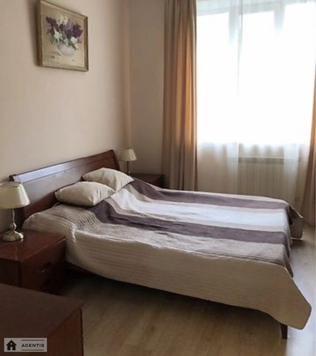 Apartment for rent 2 rooms, 55 m², 3rd fl./5 floors. 23, Baseyna 23, Kyiv. 