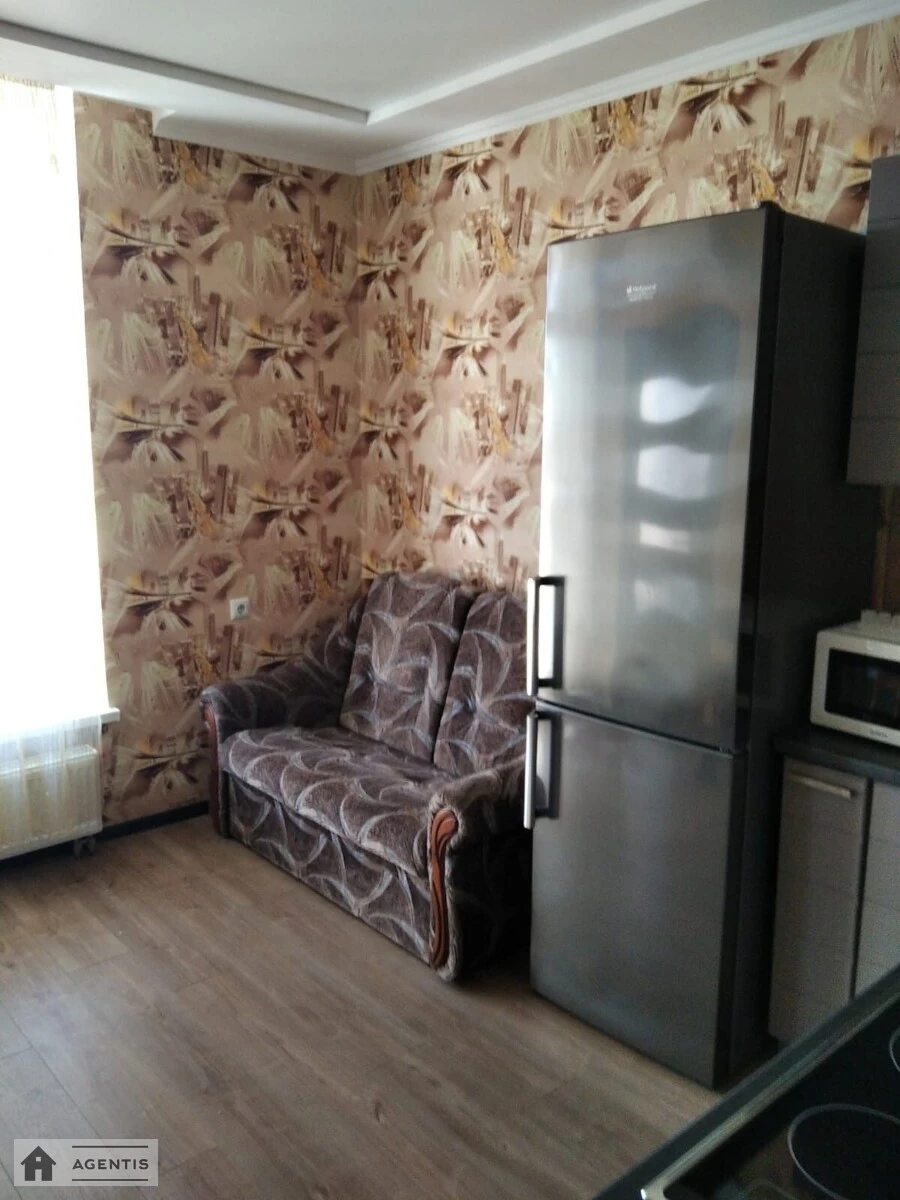 Apartment for rent 1 room, 34 m², 11th fl./17 floors. Beresteyskyy prosp. Peremohy, Kyiv. 