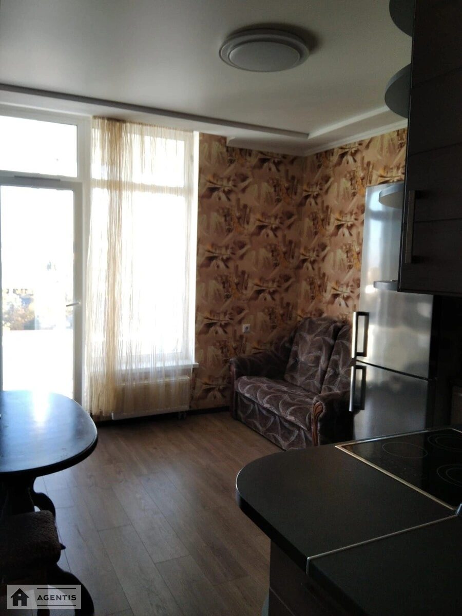 Apartment for rent 1 room, 34 m², 11th fl./17 floors. Beresteyskyy prosp. Peremohy, Kyiv. 