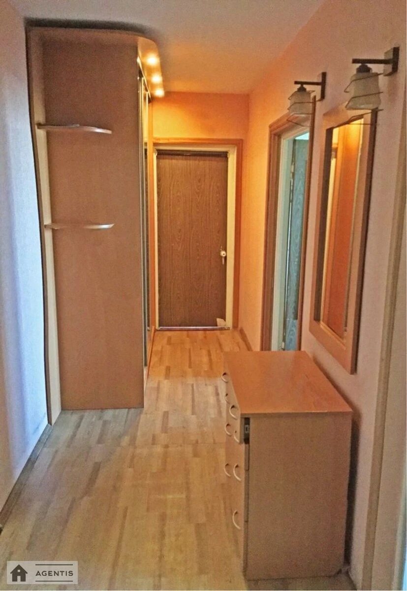 Apartment for rent 4 rooms, 90 m², 9th fl./16 floors. 17, Sevastopolska 17, Kyiv. 