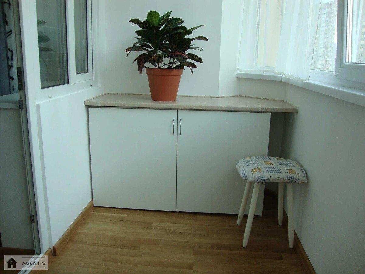 Apartment for rent 1 room, 55 m², 12th fl./24 floors. 24, Yelyzavety Chavdar vul., Kyiv. 