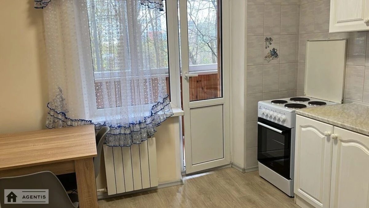 Apartment for rent 2 rooms, 55 m², 2nd fl./16 floors. Tadeya Rylskoho vul., Kyiv. 