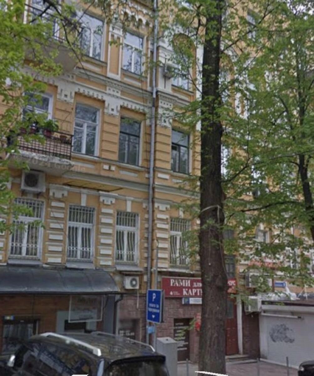 Сдам квартиру 3 комнаты, 80 m², 2 эт./5 этажей. Євгена Чикаленка вул. (Пушкінська), Киев. 