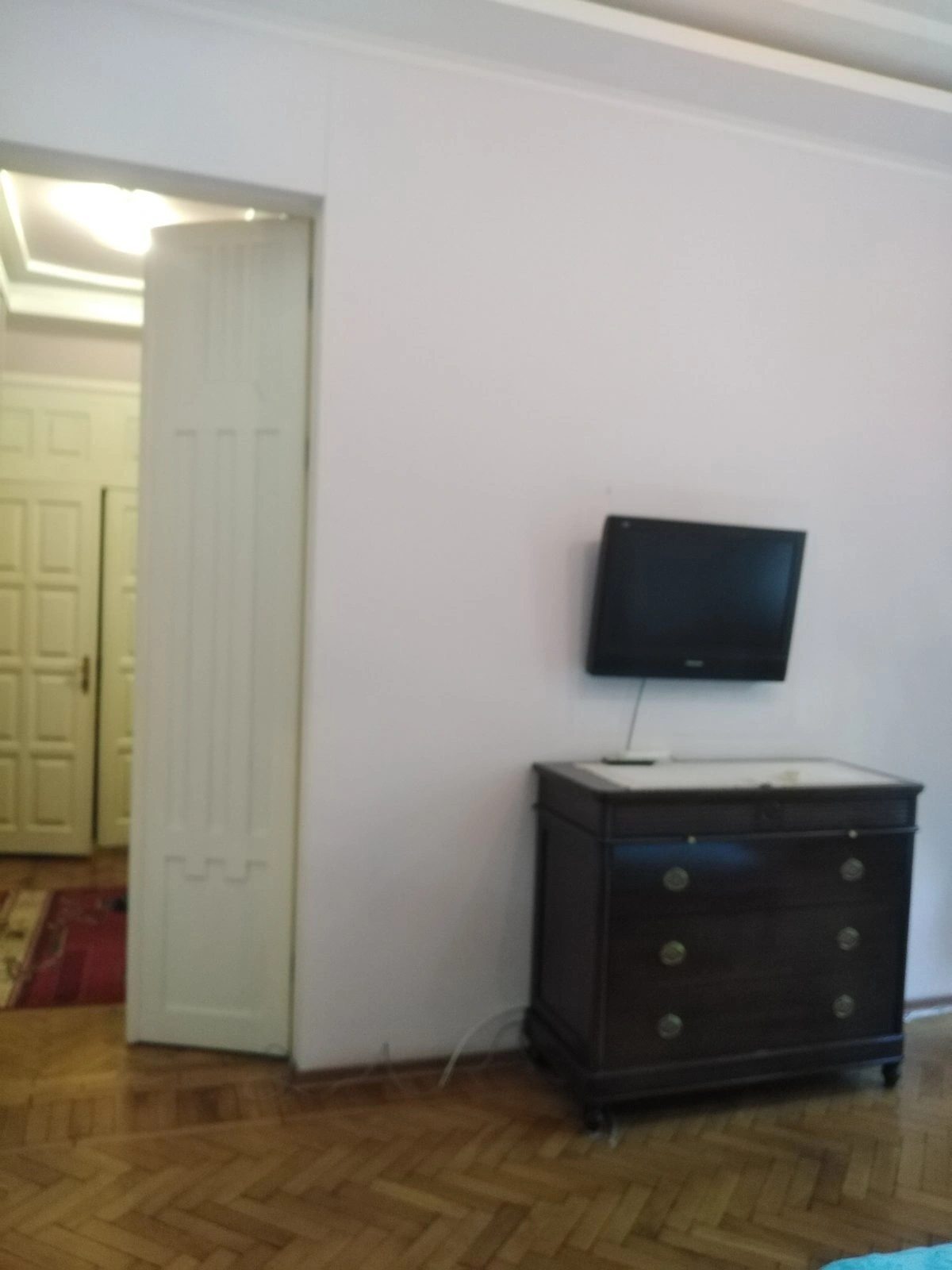 Apartment for rent 4 rooms, 107 m², 2nd fl./5 floors. Serova ul., Dnipro. 