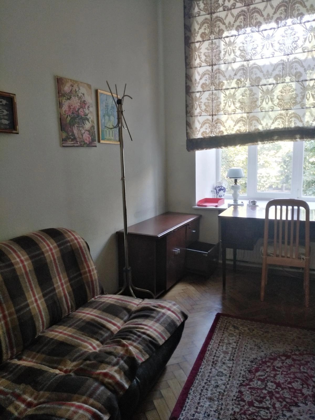 Apartment for rent 4 rooms, 107 m², 2nd fl./5 floors. Serova ul., Dnipro. 