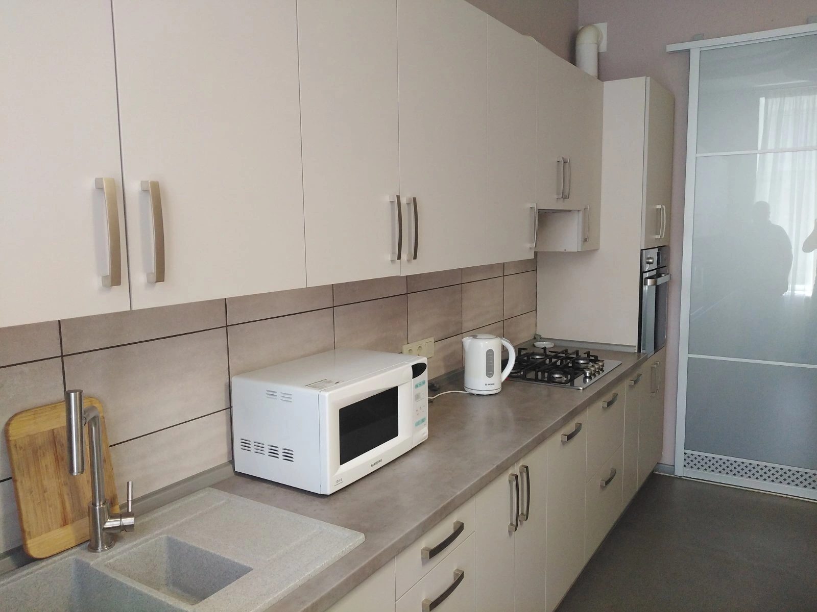 Apartment for rent 4 rooms, 107 m², 2nd fl./5 floors. Serova ul., Dnipro. 