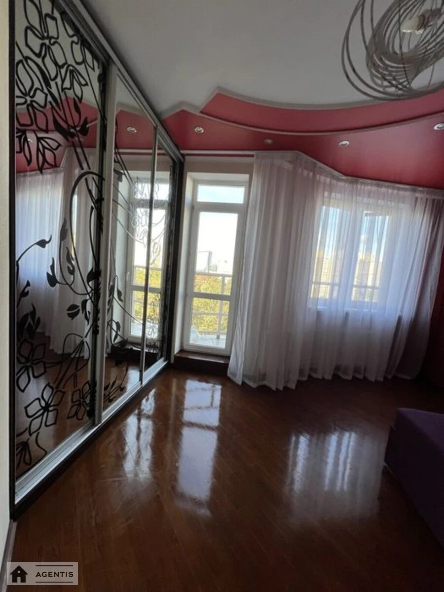 Apartment for rent 3 rooms, 85 m², 9th fl./25 floors. 121, Beresteyskyy prosp. Peremohy, Kyiv. 