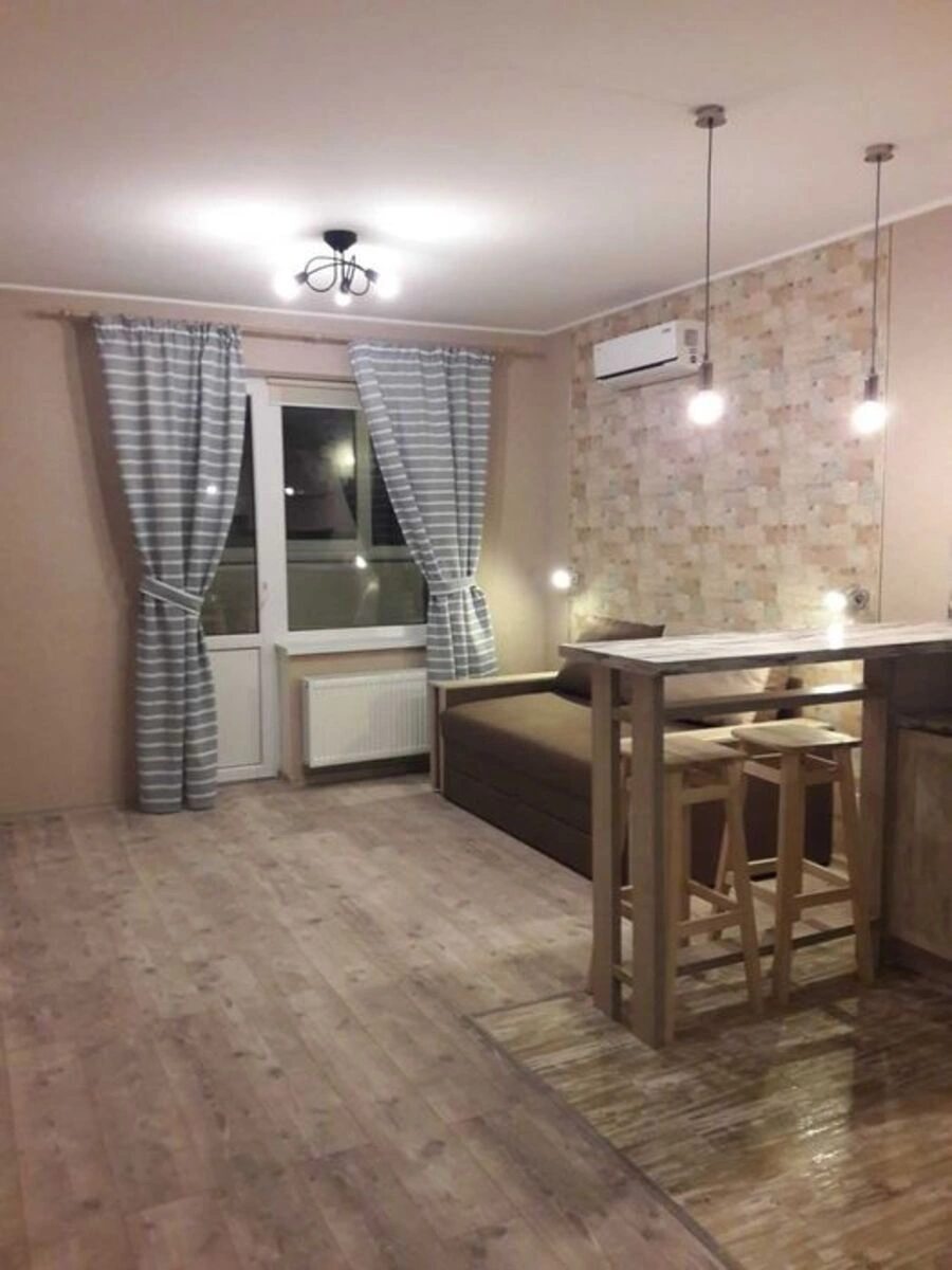 Сдам квартиру 1 комната, 34 m², 5 эт./22 этажа. 11, Львовская 11, Киев. 