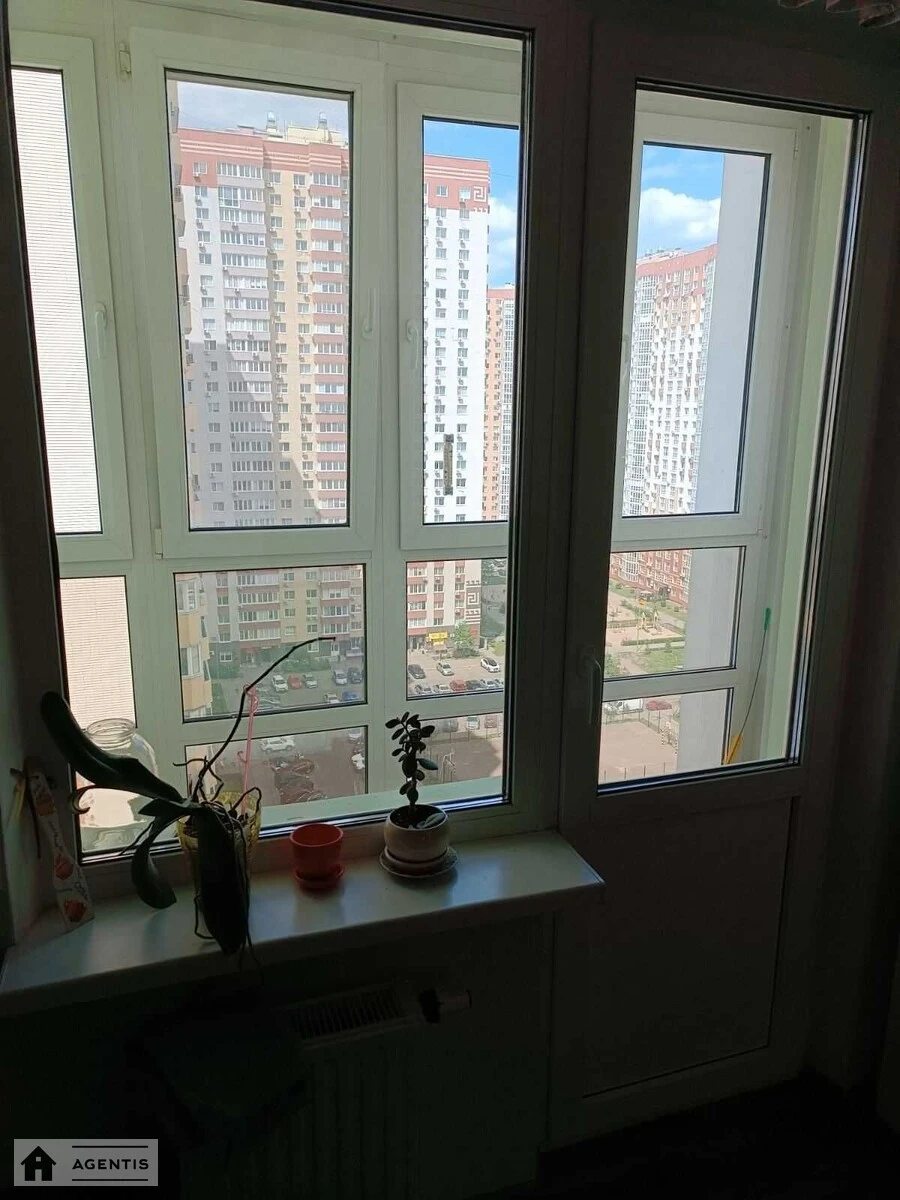 Apartment for rent 2 rooms, 54 m², 15th fl./25 floors. 3, Sofiyi Rusovoyi vul., Kyiv. 