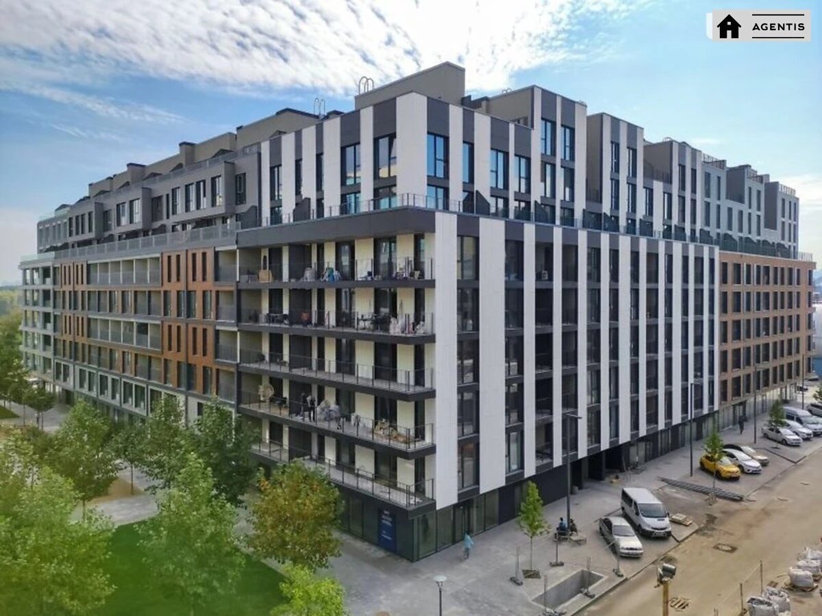 Сдам квартиру 4 комнаты, 130 m², 4 эт./4 этажа. 3, Набережно-Рибальська вул., Киев. 