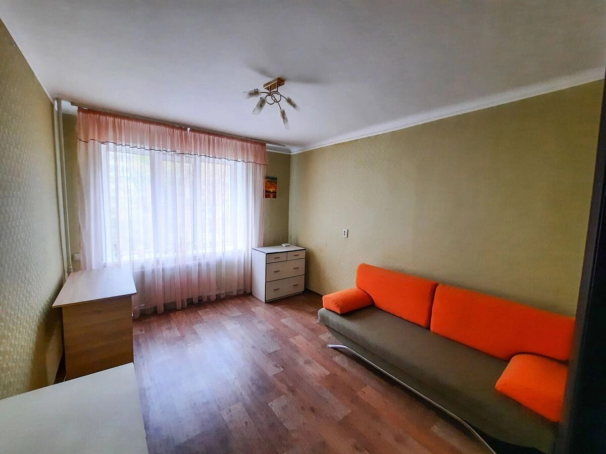 Сдам квартиру 2 комнаты, 35 m², 4 эт./6 этажей. 1, Старокиевский 1, Киев. 