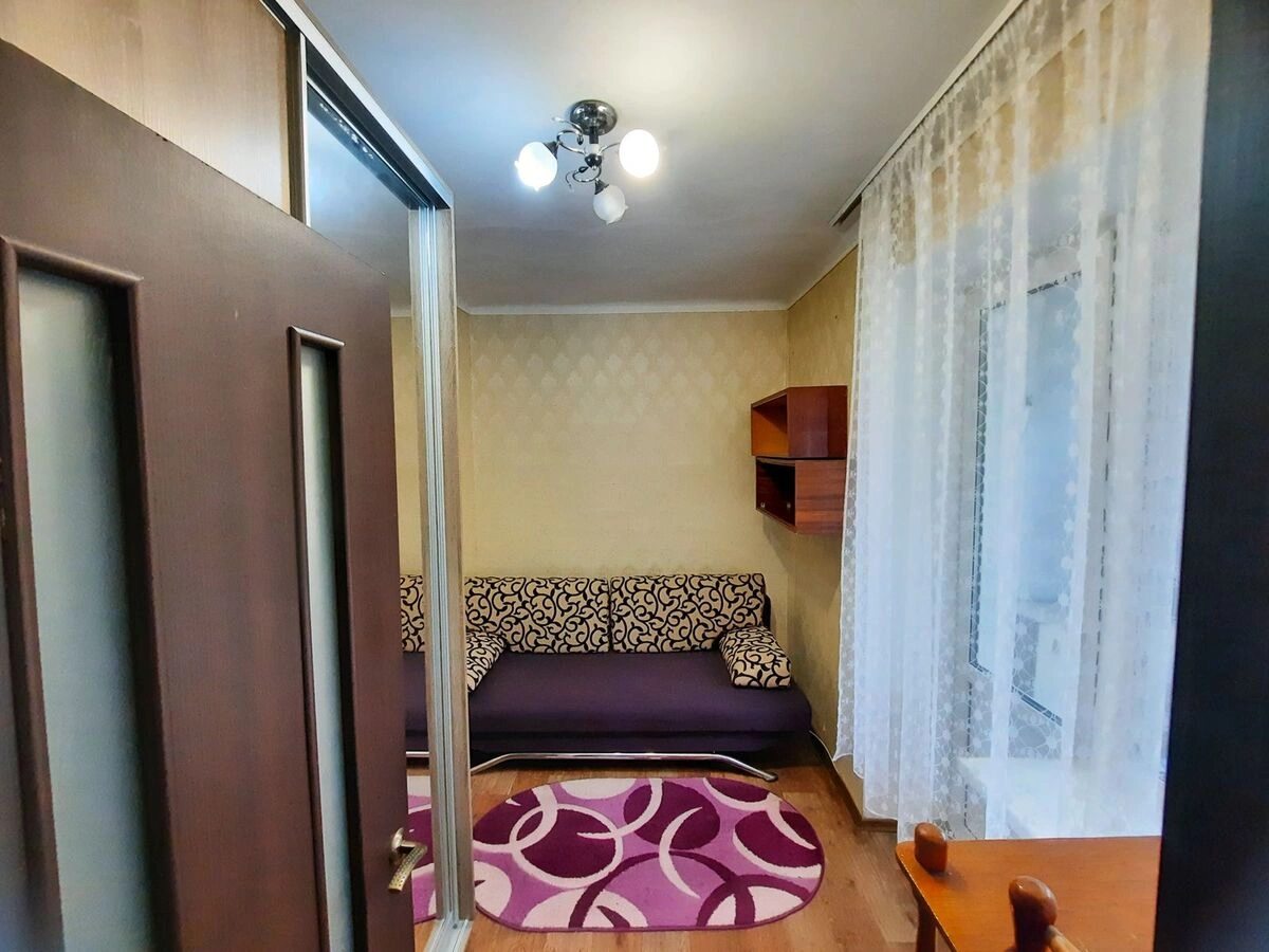 Сдам квартиру 2 комнаты, 35 m², 4 эт./6 этажей. 1, Старокиевский 1, Киев. 