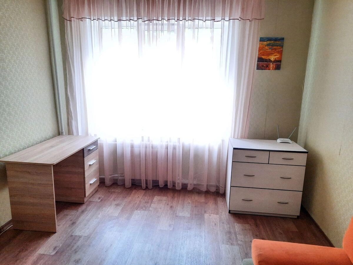 Сдам квартиру 2 комнаты, 35 m², 4 эт./6 этажей. 1, Старокиевский 1, Киев. 