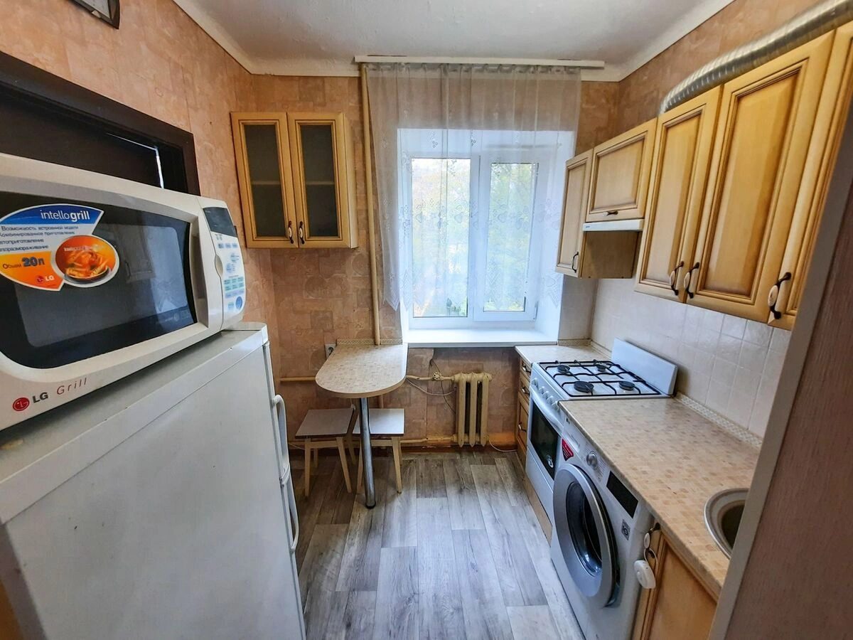 Сдам квартиру 2 комнаты, 35 m², 4 эт./6 этажей. 1, Старокиевский 1, Киев. 