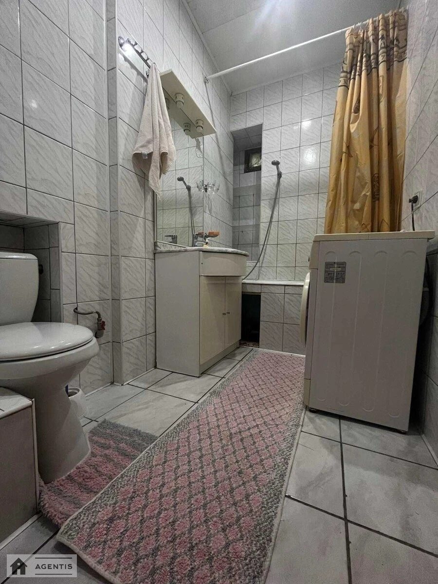 Apartment for rent 2 rooms, 50 m², 2nd fl./5 floors. 1, Artyleriyskiy 1, Kyiv. 