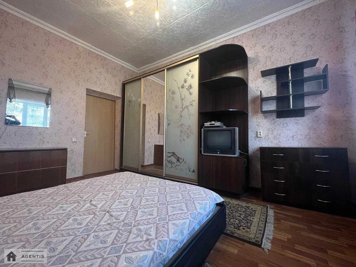 Apartment for rent 2 rooms, 50 m², 2nd fl./5 floors. 1, Artyleriyskiy 1, Kyiv. 