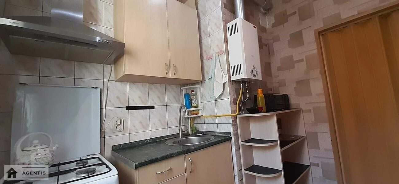 Apartment for rent 2 rooms, 50 m², 2nd fl./5 floors. 1, Artyleriyskiy 1, Kyiv. 