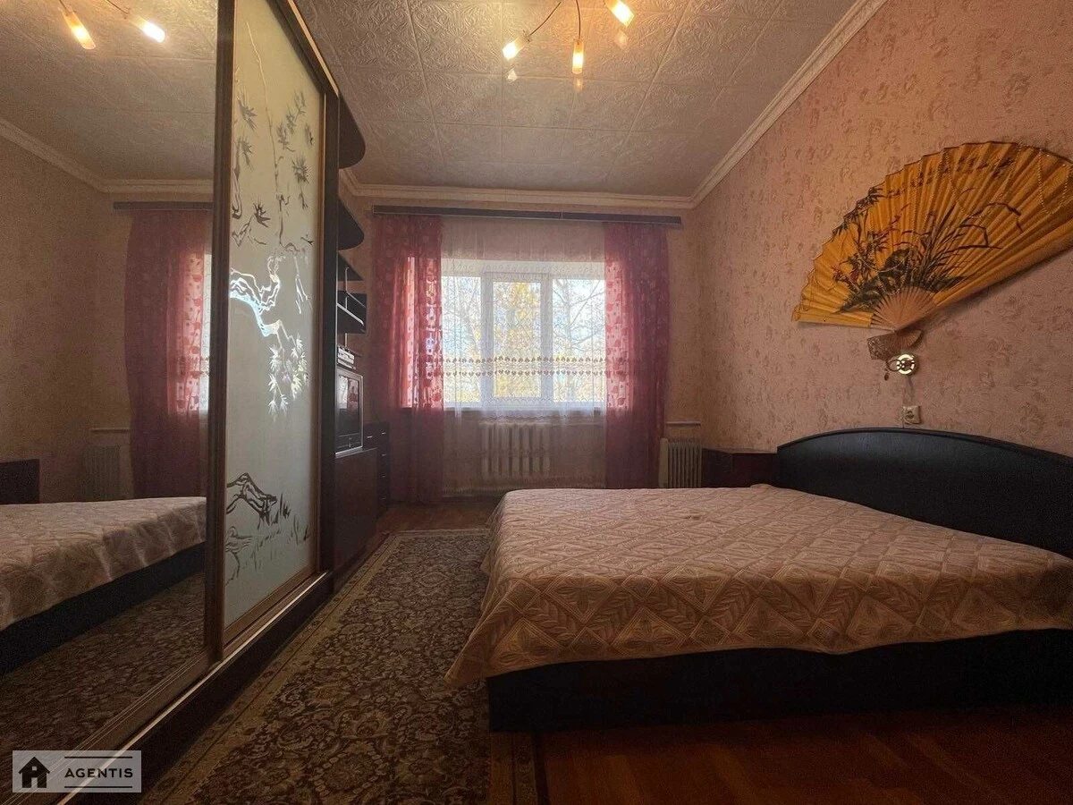 Apartment for rent 2 rooms, 50 m², 2nd fl./5 floors. 1, Artyleriyskiy 1, Kyiv. 