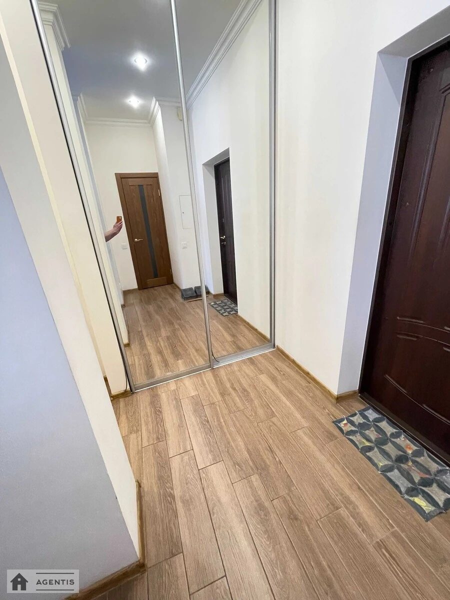 Здам квартиру 1 кімната, 55 m², 18 пов./24 поверхи. 82, Дмитрівська 82, Київ. 